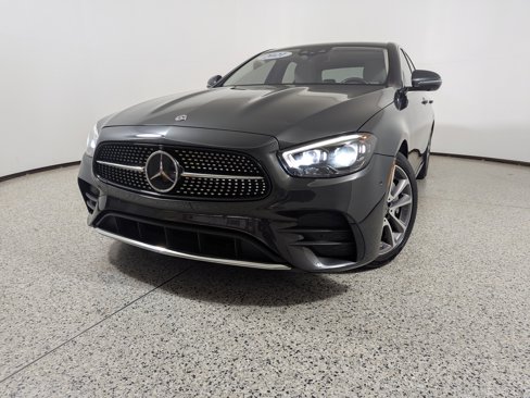 Used 2021 Mercedes-Benz E 450 4MATIC Sedan image 1