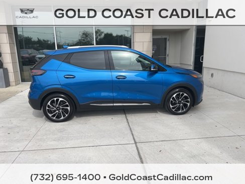 Used 2023 Chevrolet Bolt EUV Premier w/ Sun & Sound Package image 4