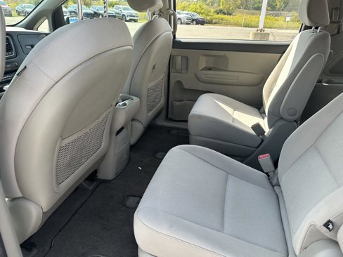 Used 2018 Kia Sedona L image 15