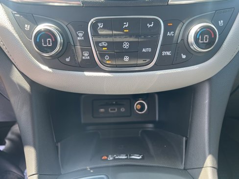 Used 2020 Chevrolet Equinox Premier image 17