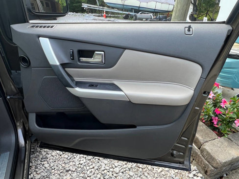 Used 2011 Ford Edge Limited w/ 302A Rapid Spec Order Code image 17