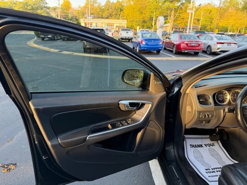 Used 2012 Volvo S60 T5 w/ Multimedia Pkg image 10