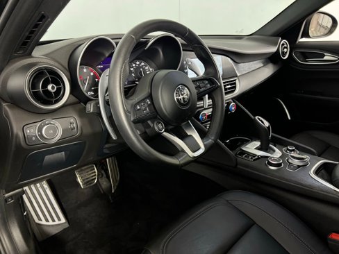 Used 2022 Alfa Romeo Giulia Sprint image 23