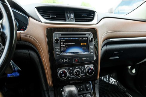 Used 2017 Chevrolet Traverse LT image 23