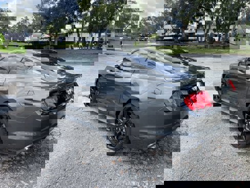 Used 2017 Ford Mustang Coupe image 4