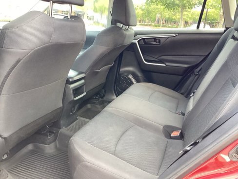 Used 2020 Toyota RAV4 LE image 25