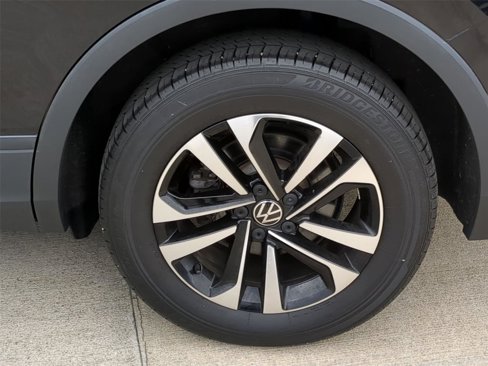 Used 2022 Volkswagen Tiguan S image 10