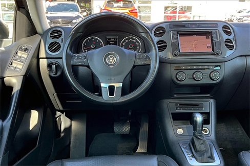 Used 2016 Volkswagen Tiguan SE image 5
