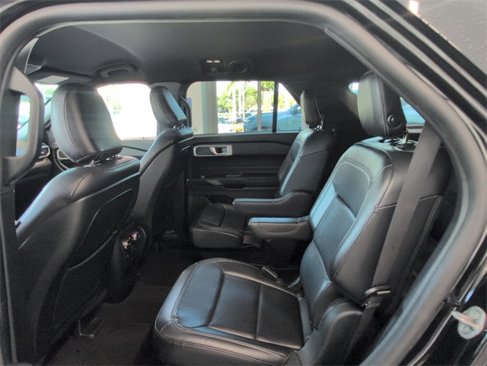 Used 2020 Ford Explorer XLT w/ Equipment Group 202A image 6
