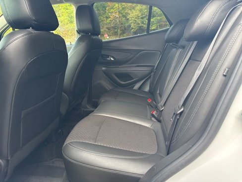Used 2021 Buick Encore Preferred w/ Safety Package image 14