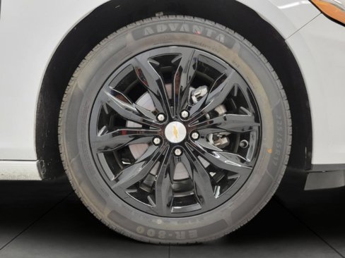 Used 2024 Chevrolet Malibu LT image 3