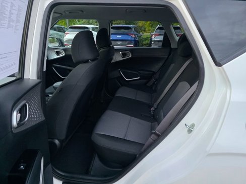 Certified 2022 Kia Soul LX w/ Technology Package image 17