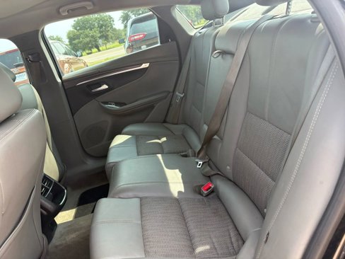 Used 2015 Chevrolet Impala LT w/ Convenience Package image 5