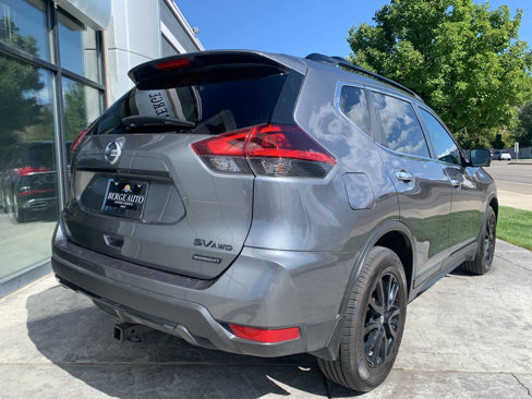 Used 2018 Nissan Rogue SV w/ Premium Package image 5