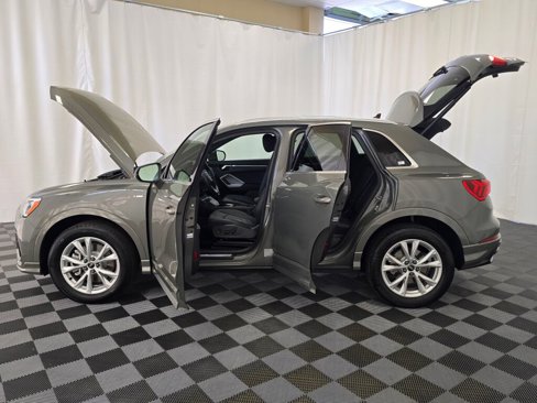 Used 2022 Audi Q3 2.0T Premium w/ Convenience Package image 12