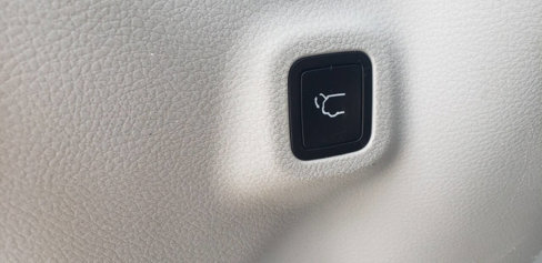 Used 2018 Jeep Compass Limited w/ Navigation Group image 26