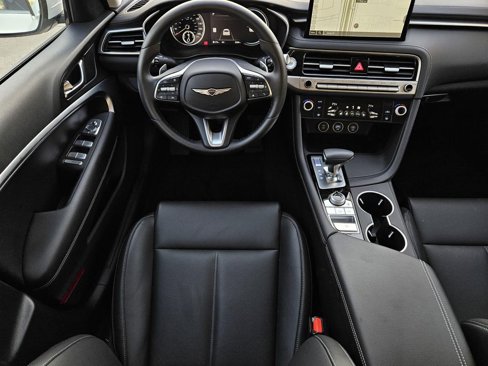 Used 2025 Genesis G70 2.5T image 15