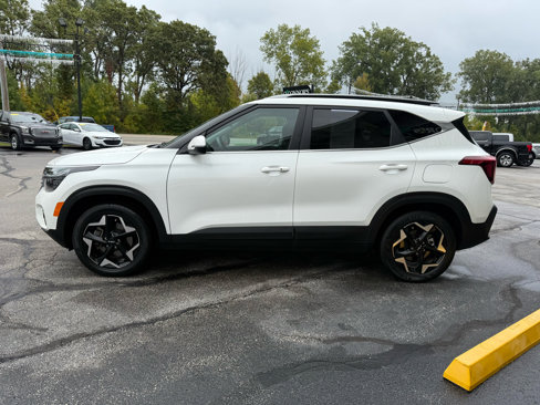 Used 2024 Kia Seltos EX image 6