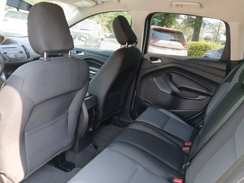 Used 2018 Ford Escape SE image 12