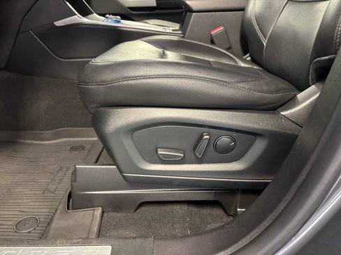 Used 2022 Ford Explorer Limited image 13