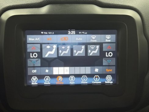 Used 2020 Jeep Renegade Latitude image 18