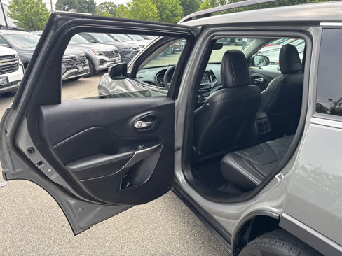 Used 2022 Jeep Cherokee Limited image 31