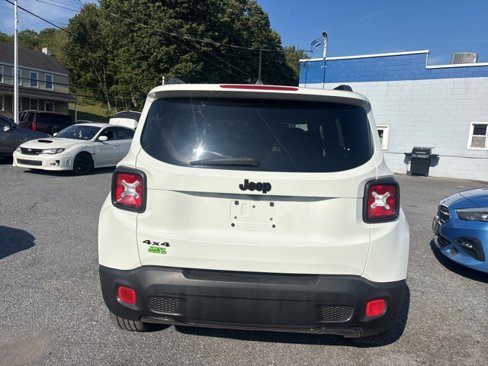 Used 2017 Jeep Renegade Altitude image 5
