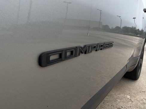 Used 2021 Jeep Compass Latitude image 11