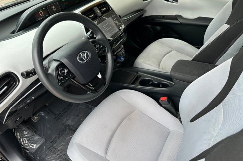 Certified 2022 Toyota Prius LE image 12