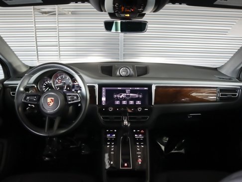 Certified 2023 Porsche Macan image 14
