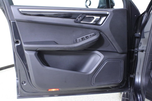 Used 2017 Porsche Macan image 20