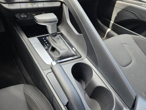 Used 2022 Hyundai Elantra SE w/ Cargo Package image 22
