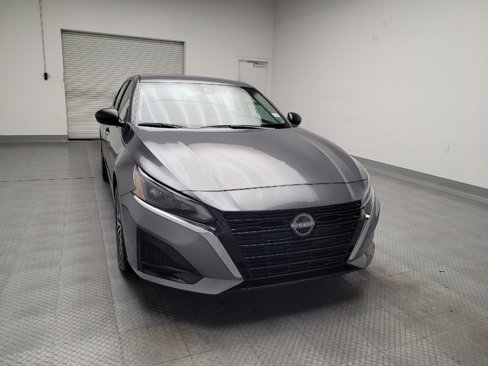 Used 2024 Nissan Altima 2.5 SV image 14