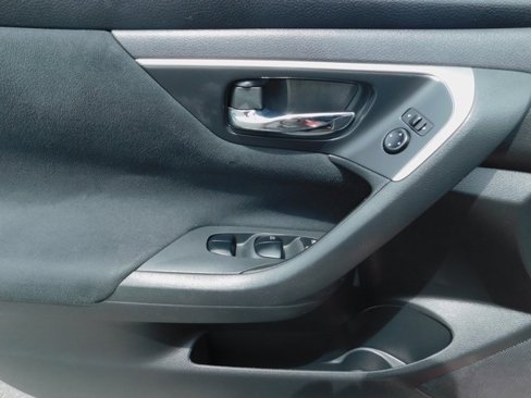 Used 2015 Nissan Altima 2.5 S w/ Sport Value Package image 23