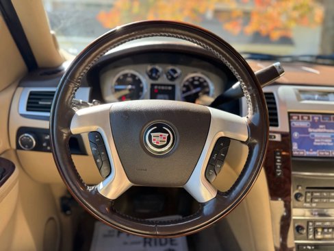 Used 2012 Cadillac Escalade ESV Luxury image 24