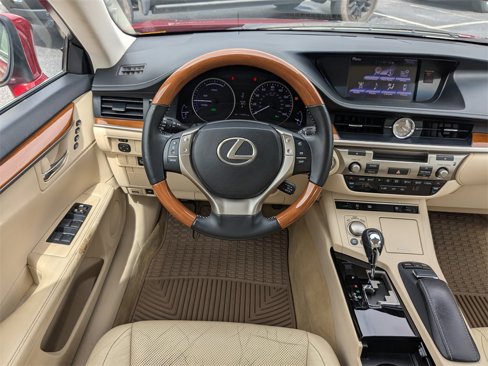 Used 2013 Lexus ES 300h image 16