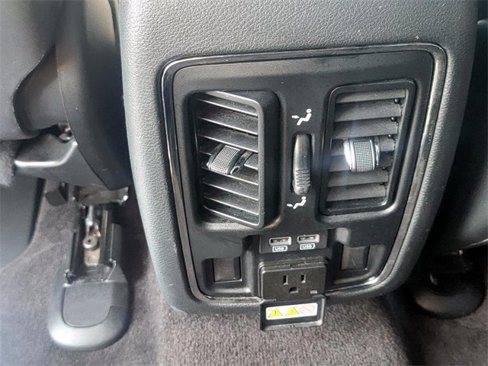 Used 2019 Jeep Grand Cherokee Limited image 28