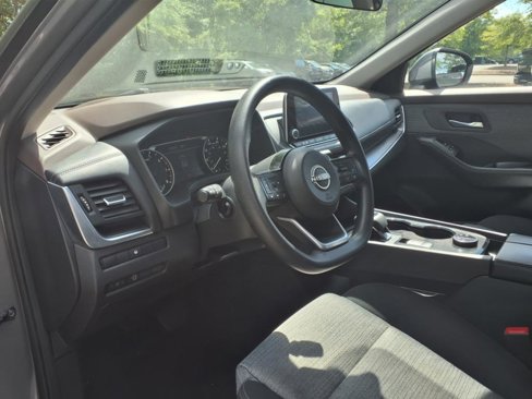 Used 2023 Nissan Rogue SV image 15
