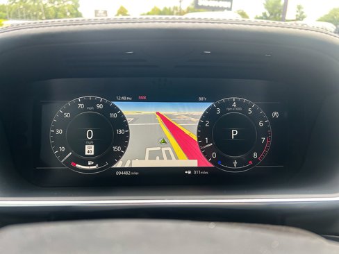 Used 2018 Land Rover Range Rover Sport HSE Dynamic image 12