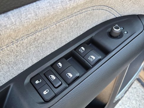 New 2025 Jeep Compass Latitude image 22
