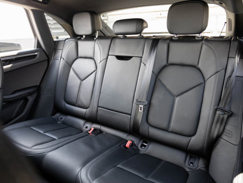 Used 2024 Porsche Macan image 29