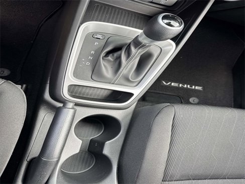 Used 2023 Hyundai Venue SE image 21