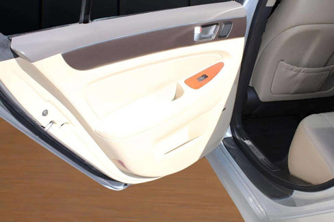 Used 2013 Hyundai Genesis 3.8 w/ Premium Pkg image 29