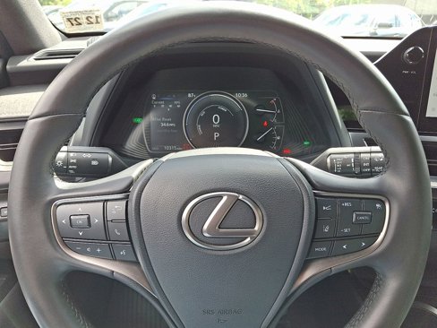 Used 2023 Lexus UX 250h AWD image 19