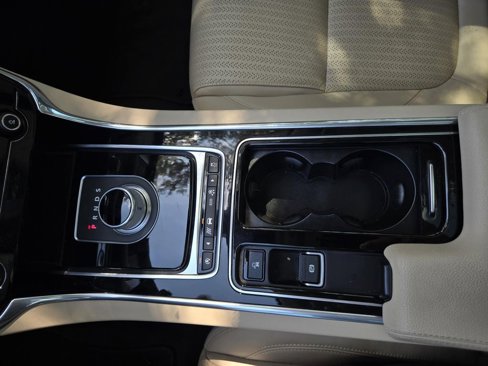Used 2016 Jaguar XF Prestige image 25