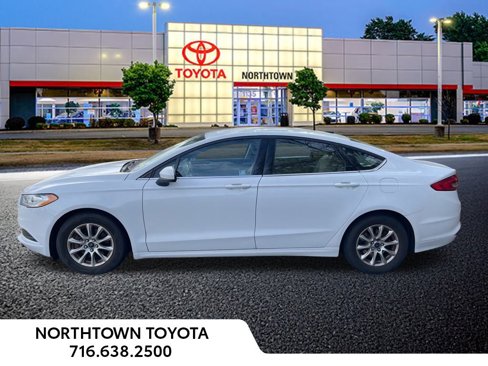 Used 2018 Ford Fusion S image 2