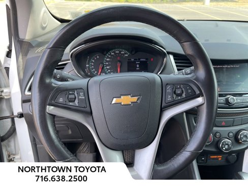 Used 2020 Chevrolet Trax LT w/ LT Convenience Package image 18