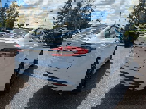 Used 2018 Ford Fusion SE w/ Equipment Group 201A image 6