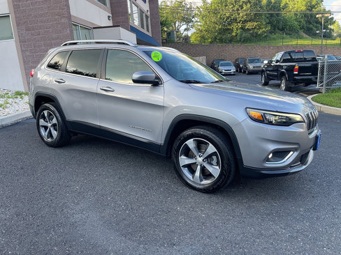 Used 2019 Jeep Cherokee Limited image 2