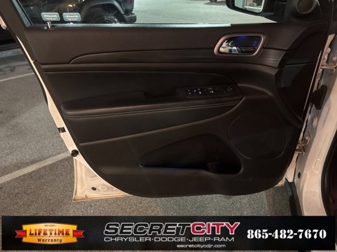 Used 2021 Jeep Grand Cherokee Freedom Edition image 23